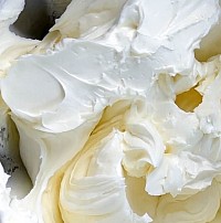 Vanilla whipped cream